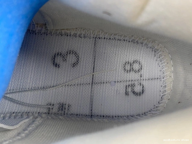 Rep 'White' Jordan Air x 4 Levi's AO2571-100 0821